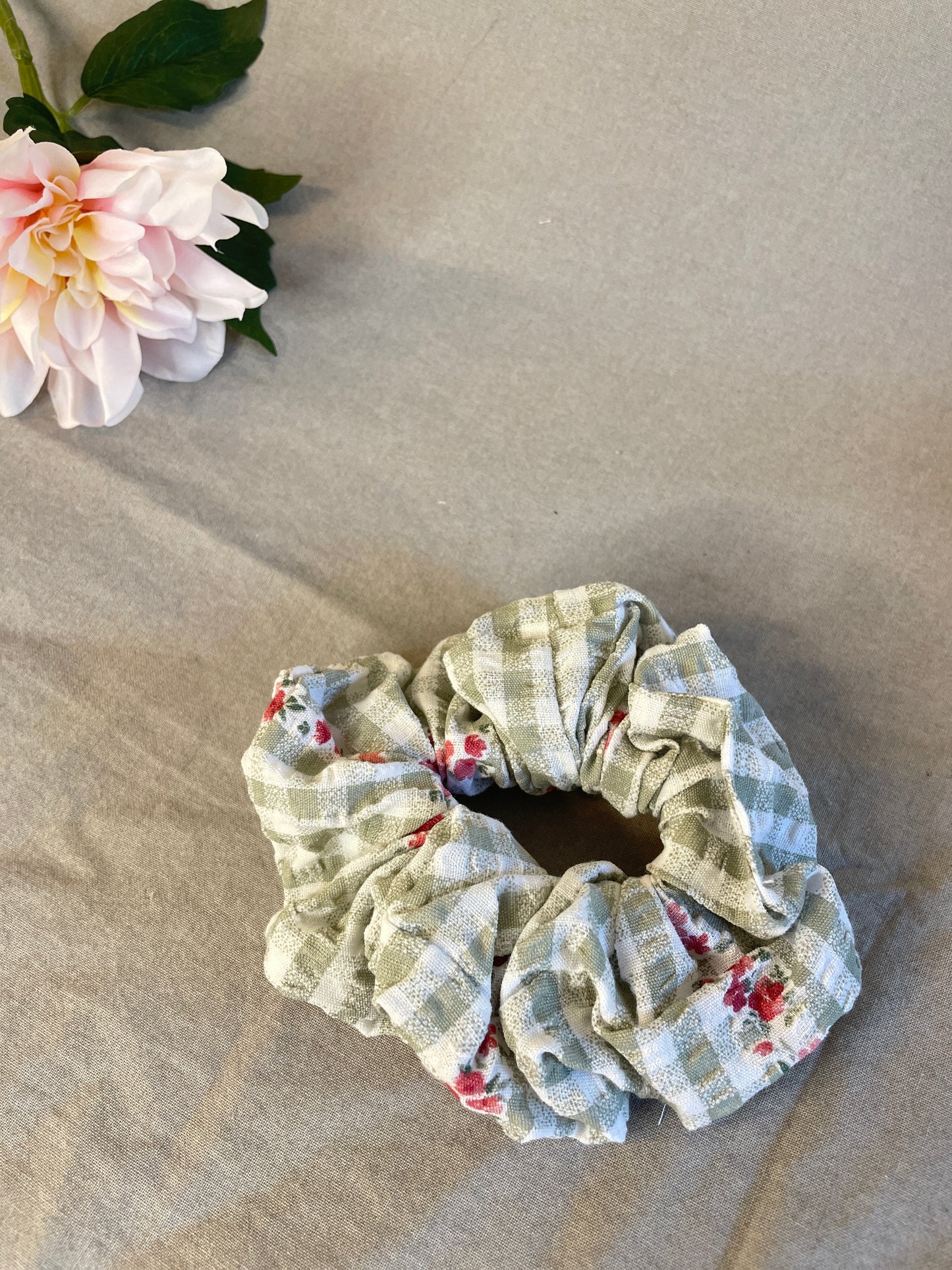 Snöflinga- scrunchie ruta